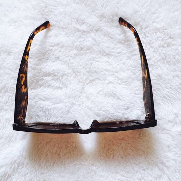 Lily Tortoise Brown Rectangular Sunglasses - Picture 4 of 10